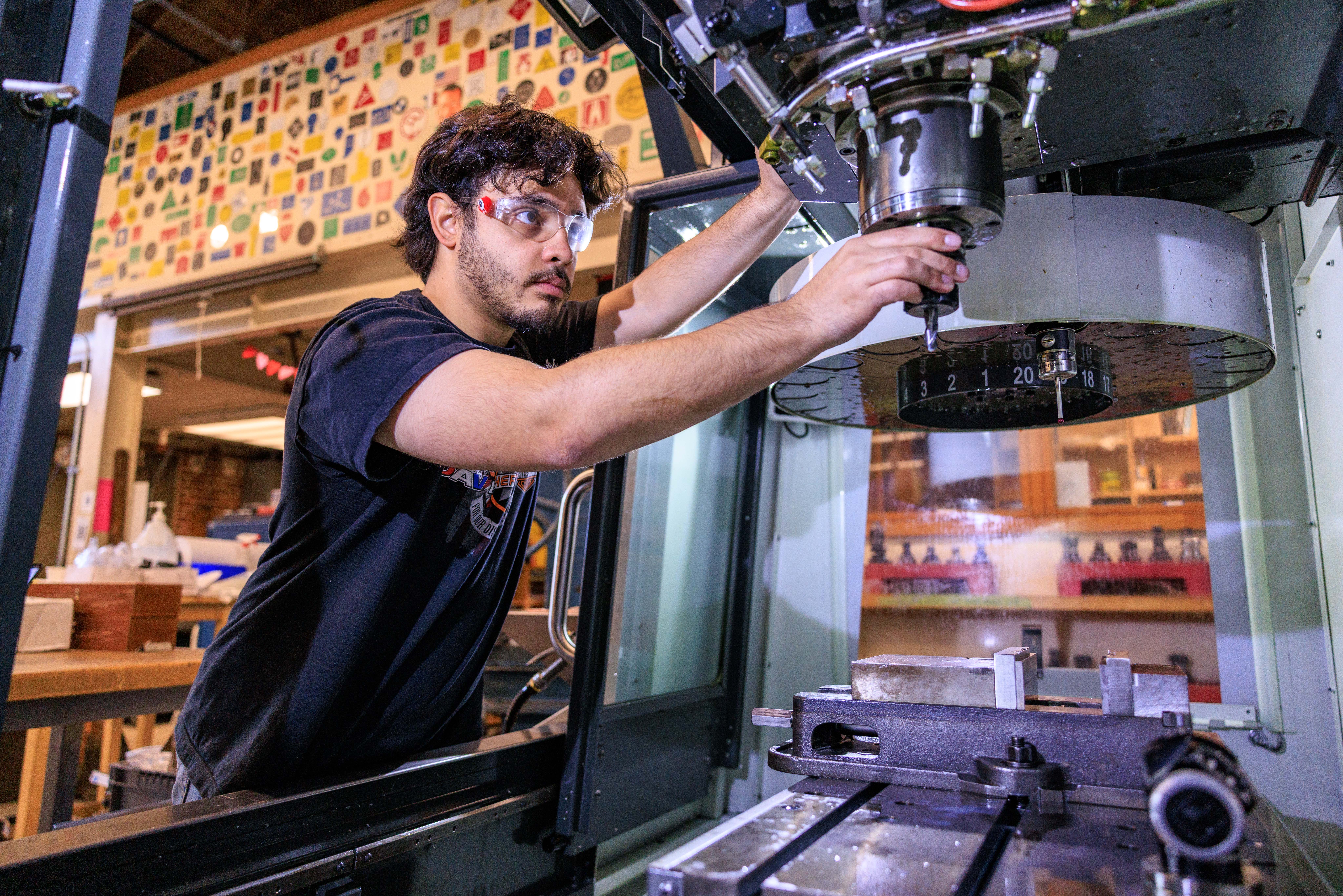 Setting up tools in the CNC machine